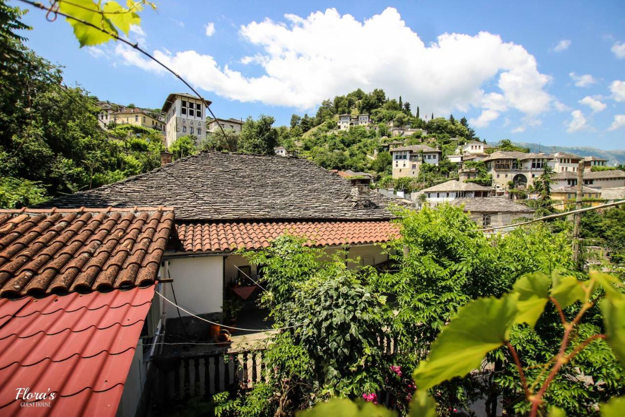 Flora'S Guesthouse 'The Fir Gate' Gjirokastër Exterior foto