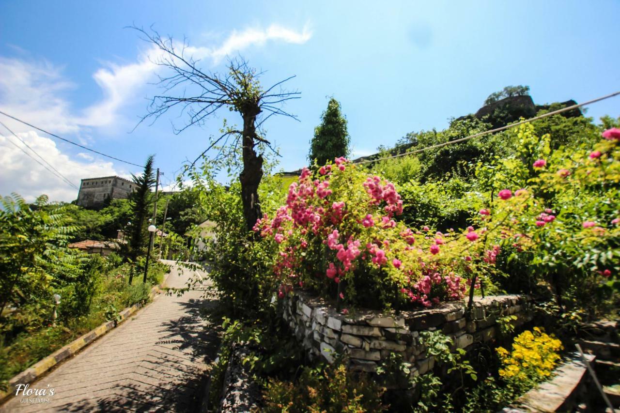 Flora'S Guesthouse 'The Fir Gate' Gjirokastër Exterior foto
