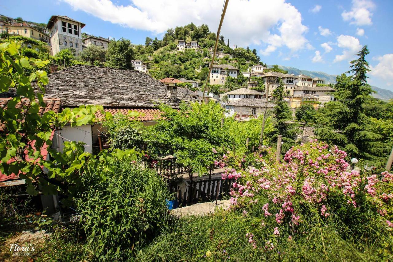 Flora'S Guesthouse 'The Fir Gate' Gjirokastër Exterior foto